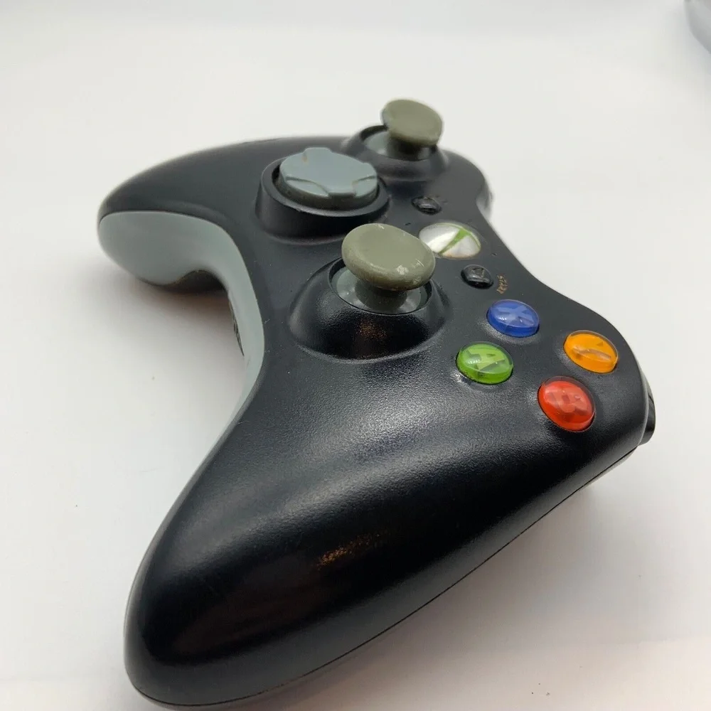 Microsoft Xbox 360 Wireless Gaming Controller in Black